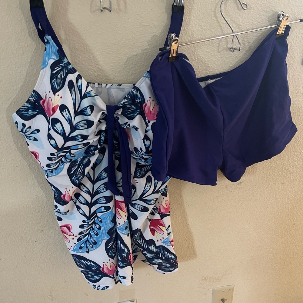 Brand new women’s bathing suit never worn but without the tags